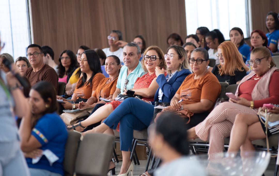 Imagem 2 de Abril Azul: Abertura do II Simpósio sobre Autismo reúne profissionais, famílias e municípios da região em Senhor do Bonfim