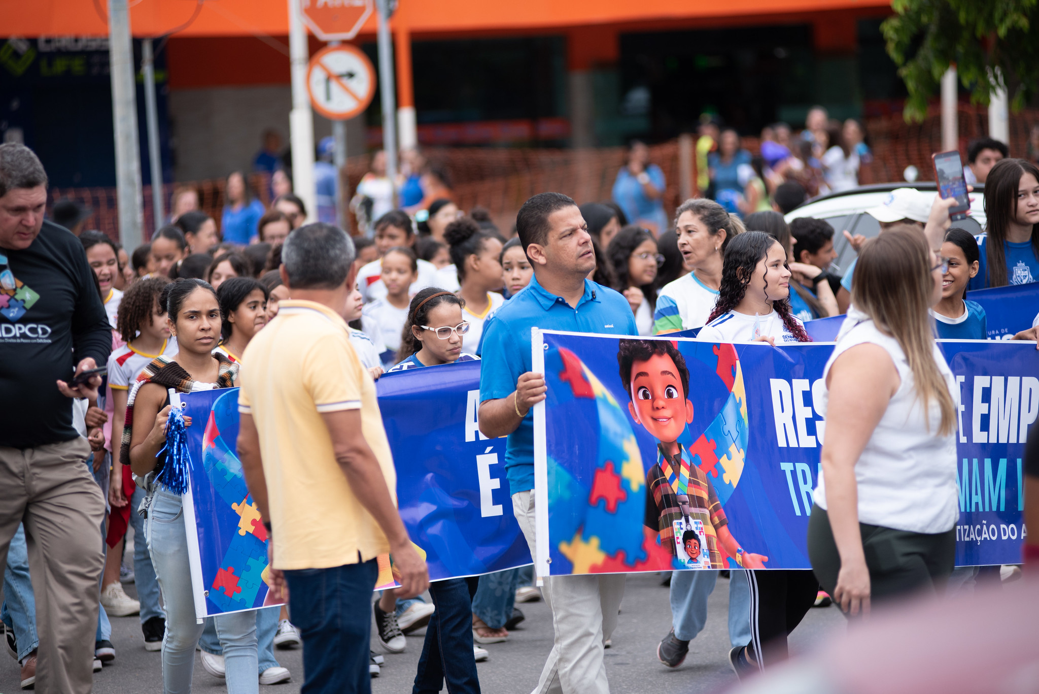 Imagem 2 de Caminhada do Abril Azul mobiliza Senhor do Bonfim em grande ato por inclusão e conscientização sobre o autismo