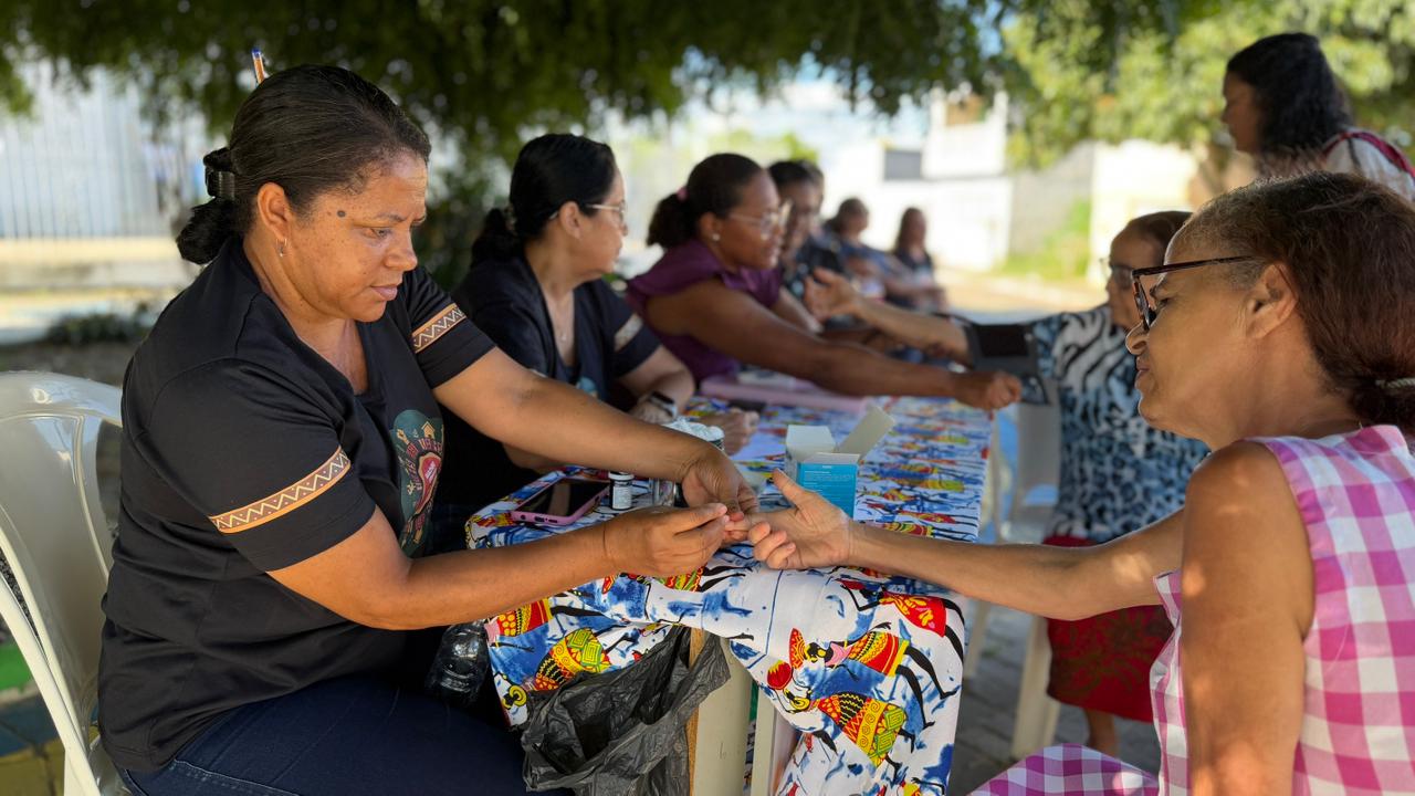 Imagem 2 de Praça do Alto da Maravilha vira espaço de saúde e acolhimento em ação premiada da Prefeitura de Senhor do Bonfim